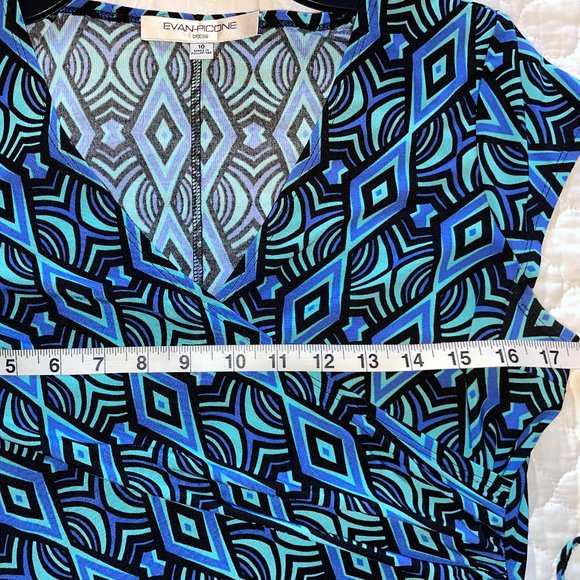 Geometric Print Mock-Wrap Dress - Picture 6 of 9